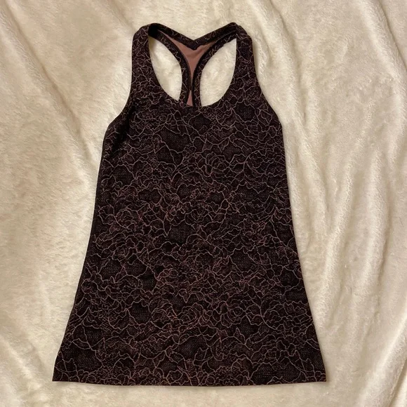 Lululemon tank - Picture 1 of 3